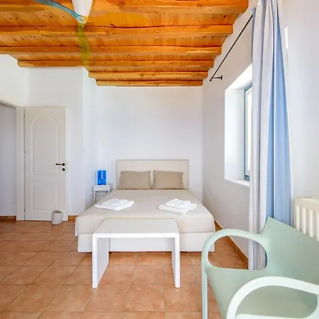 Vakantiehuis Lighthouse - Private Pool - Unlimited Sea View - 6 Pax Choulakia